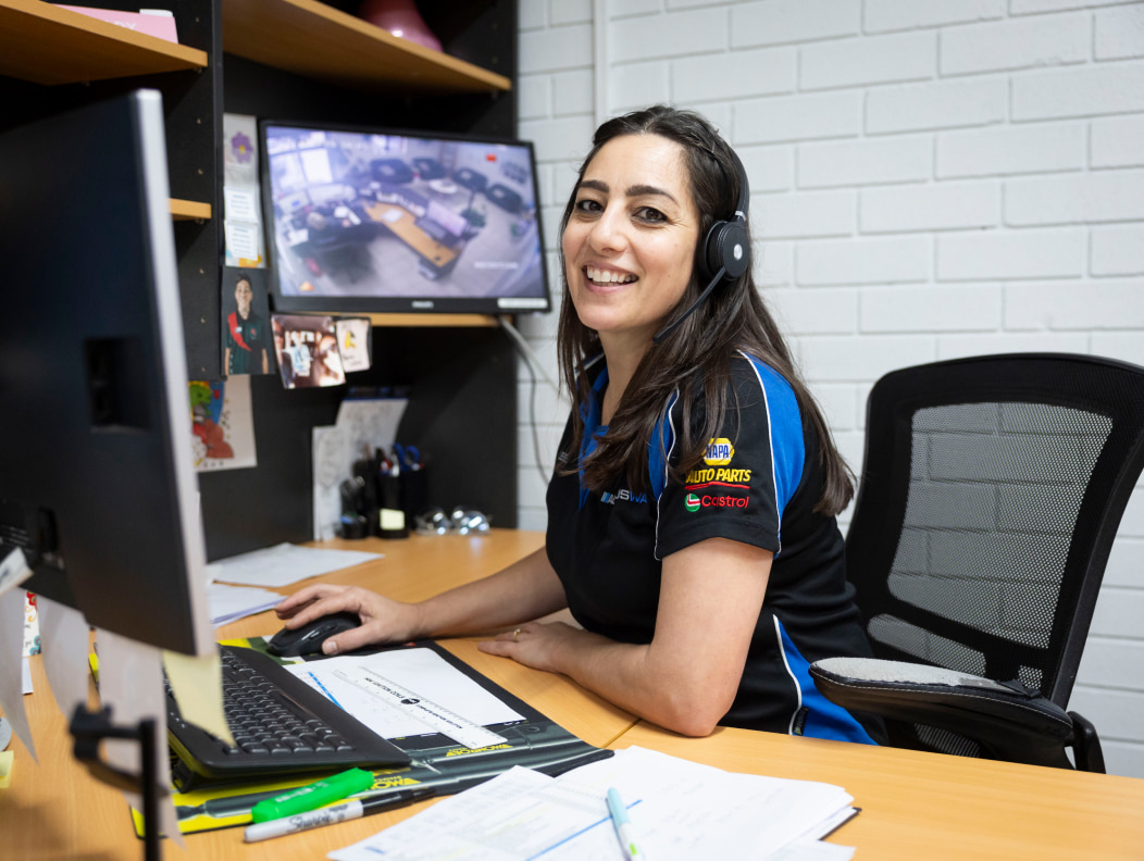 autoplus wa customer service team, answering customer call